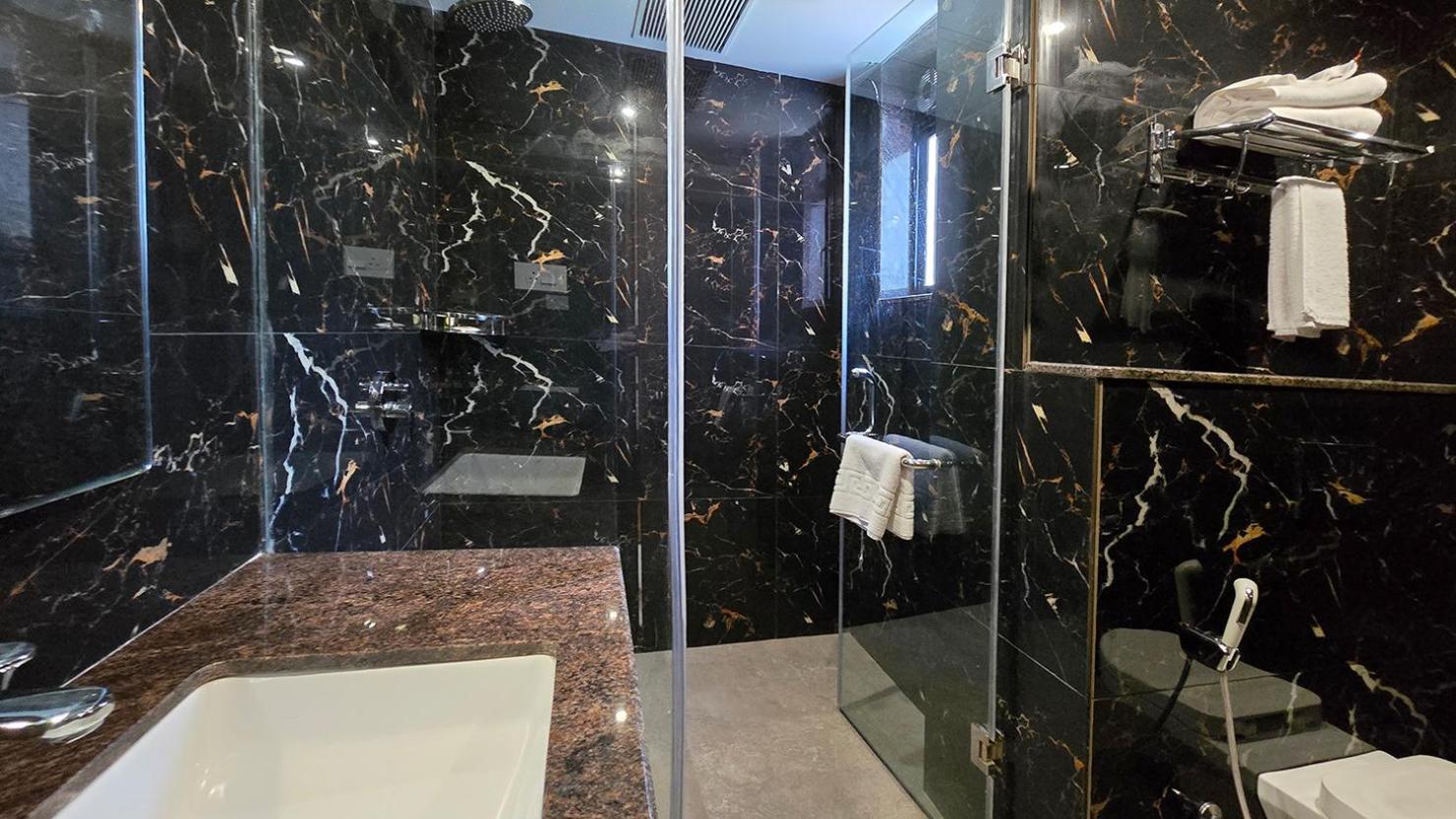 Magnus Nexstar Suites Kalyani Nagar プネ エクステリア 写真